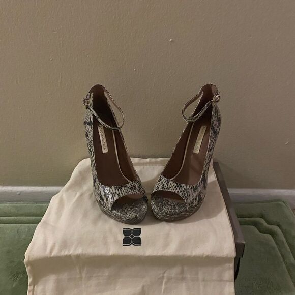 BCBG MaxAzaria snake print stilettos - Picture 8 of 8